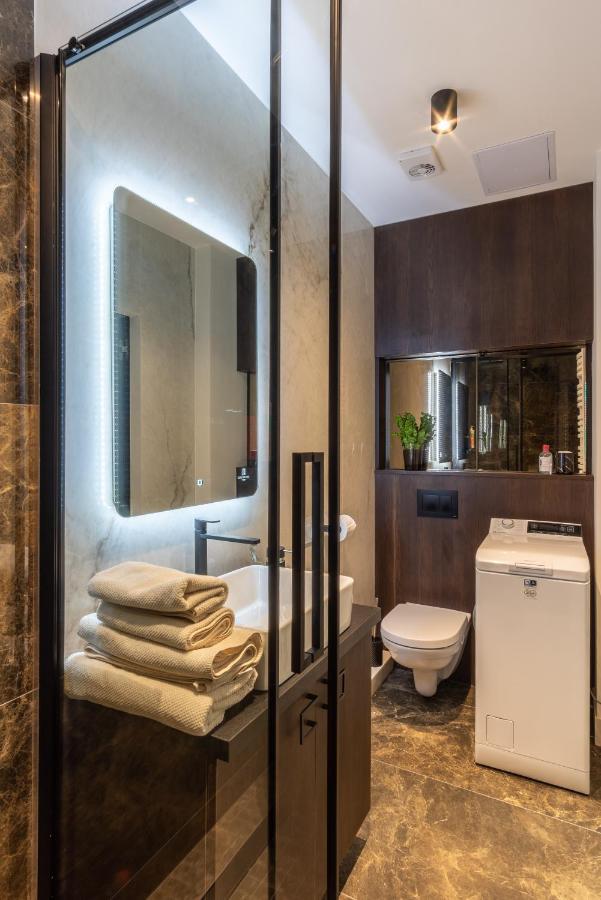 Old Town Apartment L Self Check In วิลนีอุส ภายนอก รูปภาพ