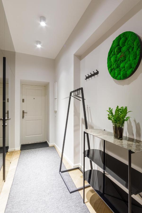 Old Town Apartment L Self Check In วิลนีอุส ภายนอก รูปภาพ